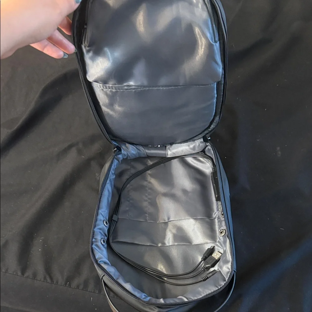 Universal Black Hard-Shell VR Headset Carrying Case with Shoulder Strap